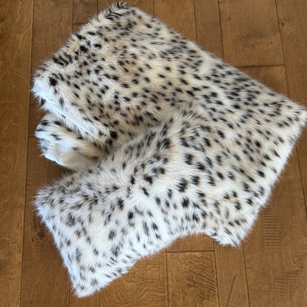 Faux Fur Snow Leopard Animal Print Throw Blanket and Pillow Set 64" x 48" White